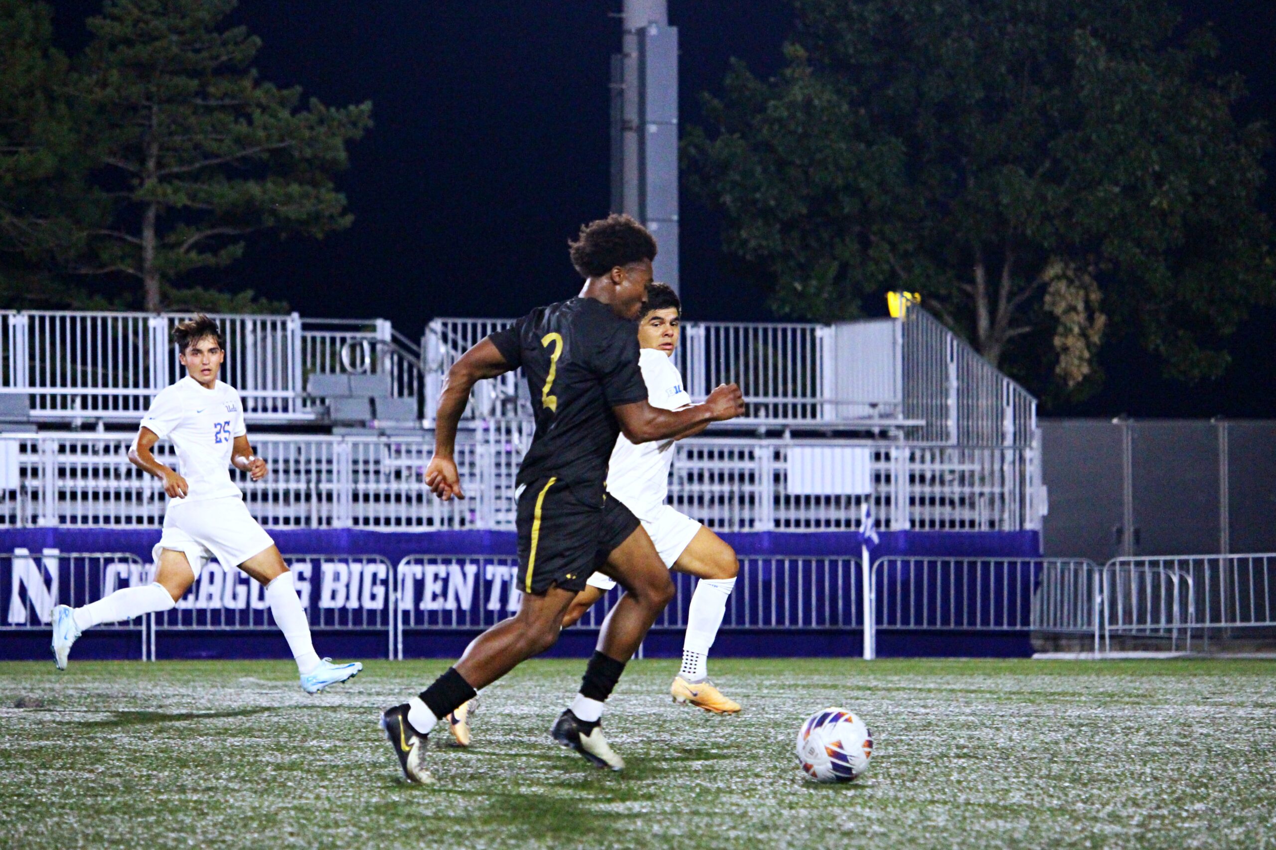 Men’s soccer battles it out with the Wisconsin Badgers in their first tie of the season