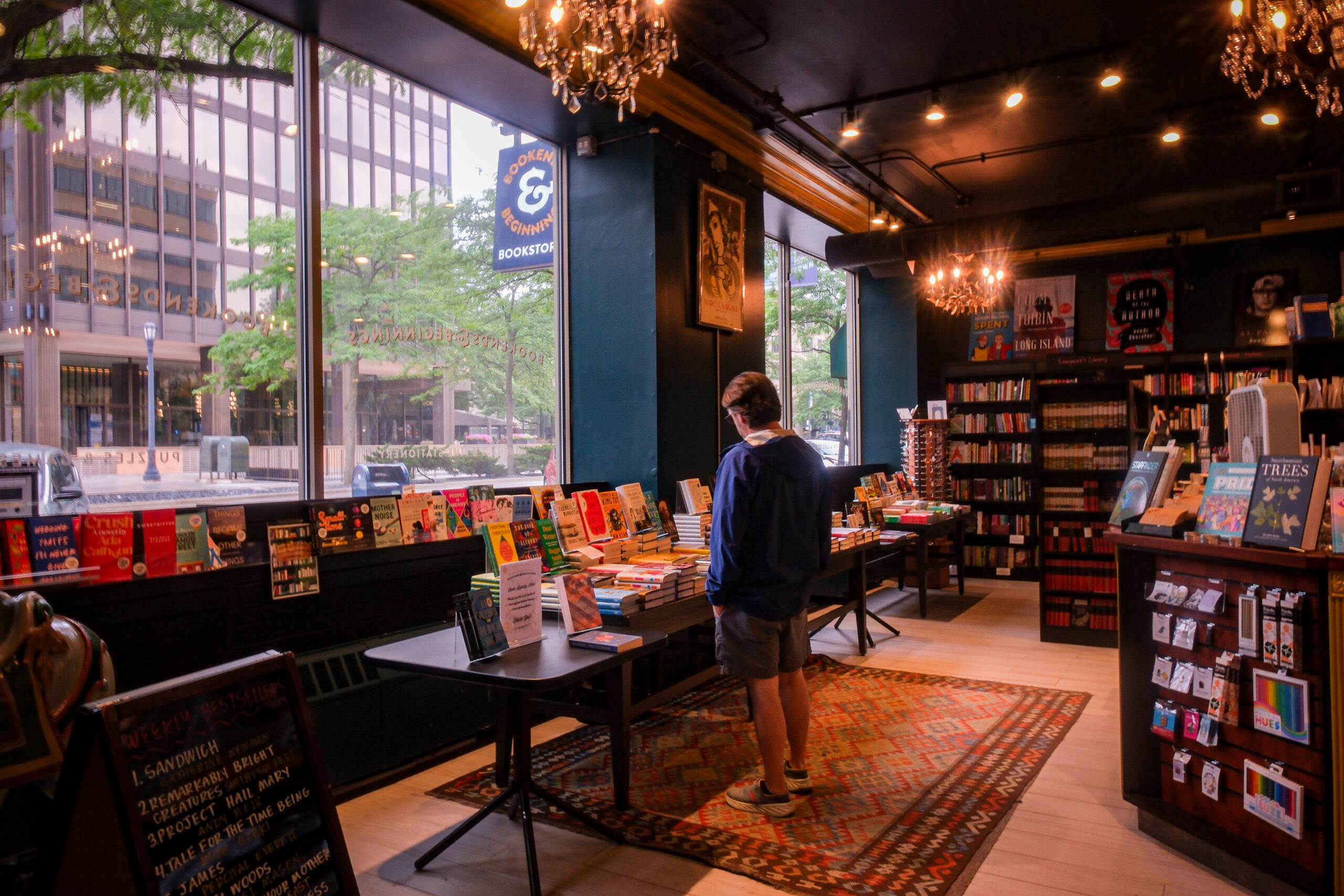 Guarding an oasis: How one Evanston bookstore defies retail giant Amazon